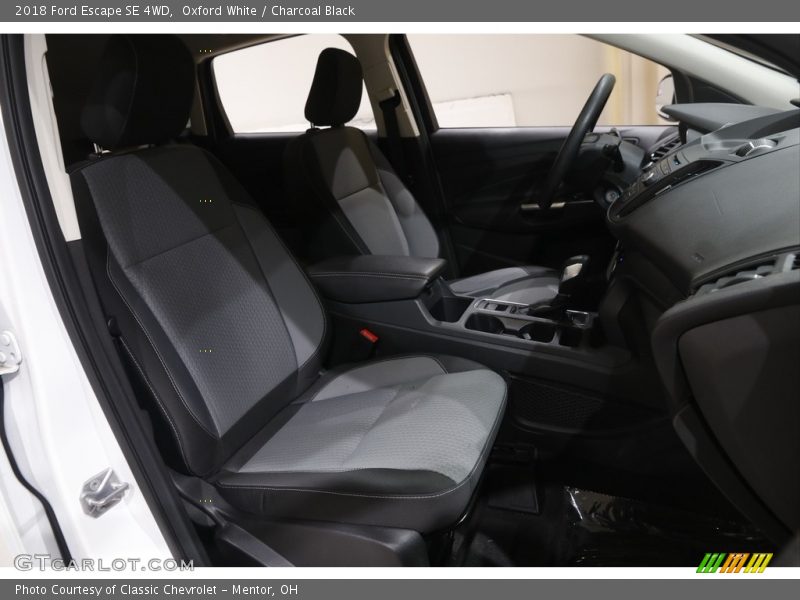 Oxford White / Charcoal Black 2018 Ford Escape SE 4WD