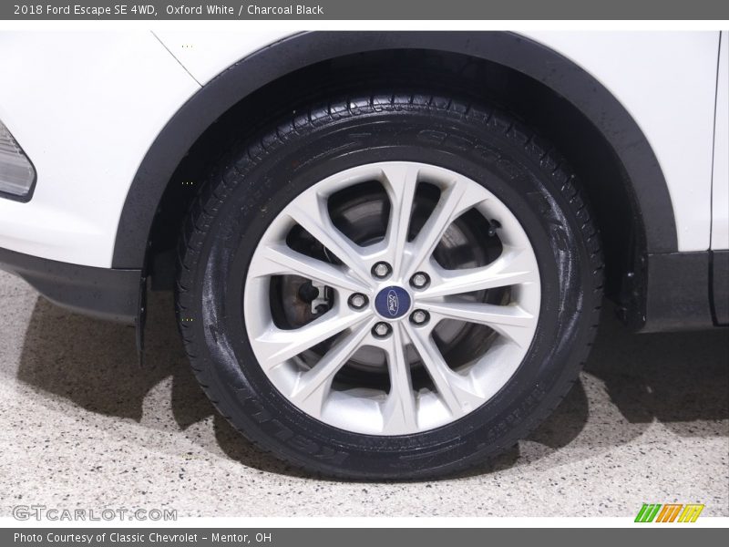 Oxford White / Charcoal Black 2018 Ford Escape SE 4WD