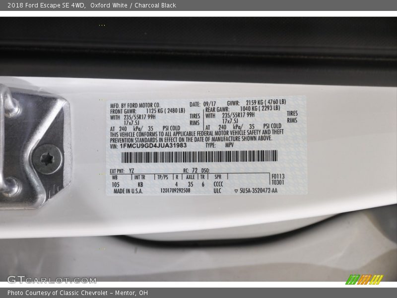 Oxford White / Charcoal Black 2018 Ford Escape SE 4WD