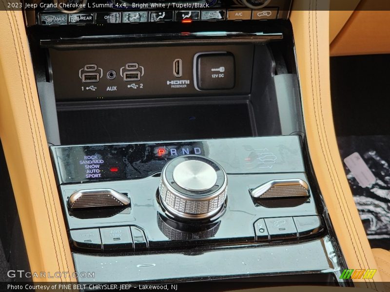  2023 Grand Cherokee L Summit 4x4 8 Speed Automatic Shifter