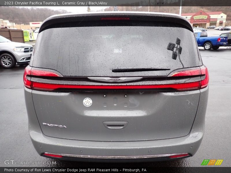Ceramic Gray / Black/Alloy 2023 Chrysler Pacifica Touring L