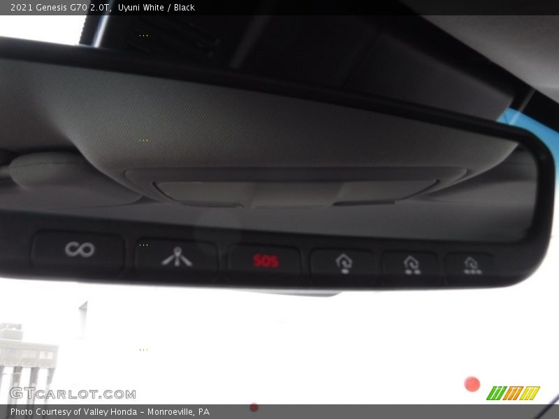 Uyuni White / Black 2021 Genesis G70 2.0T