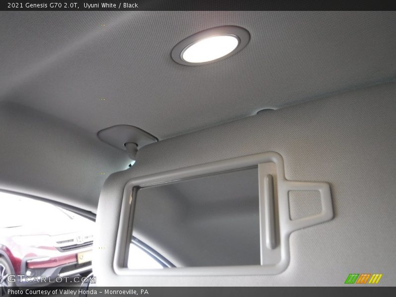 Uyuni White / Black 2021 Genesis G70 2.0T