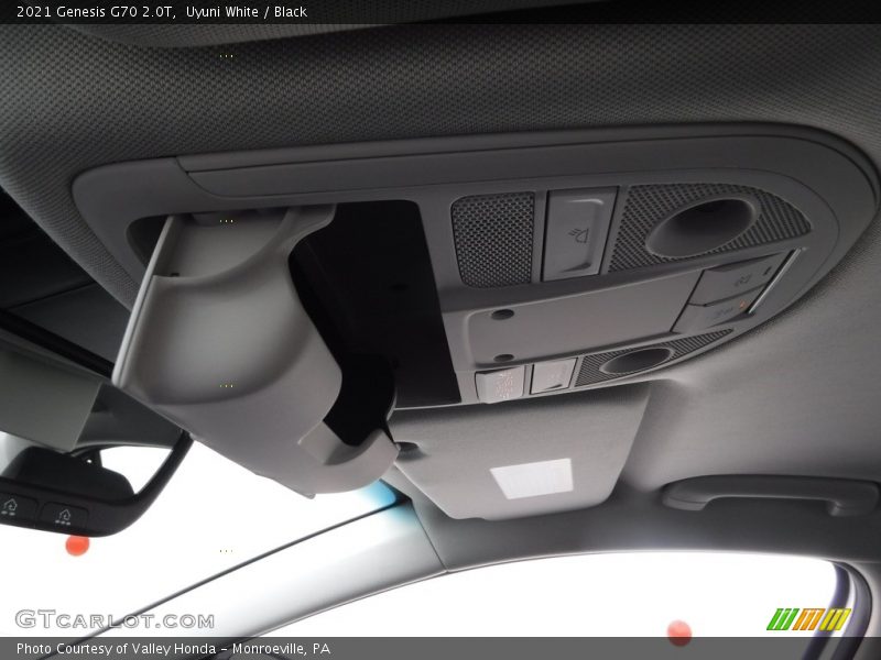 Uyuni White / Black 2021 Genesis G70 2.0T