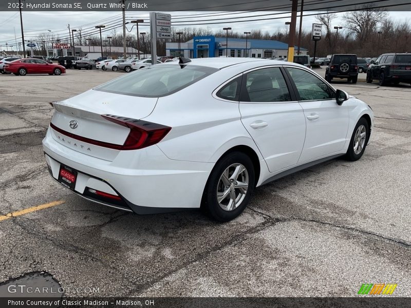 Quartz White / Black 2022 Hyundai Sonata SE