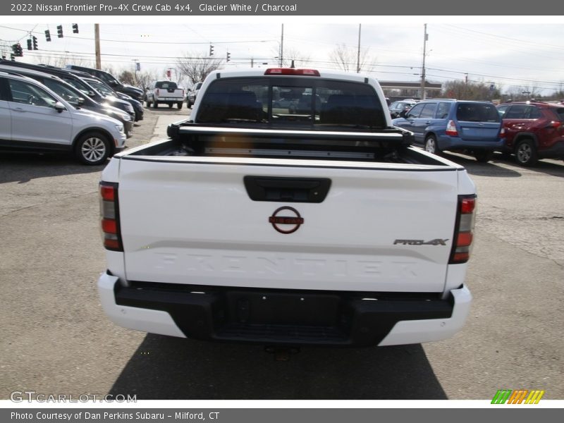 Glacier White / Charcoal 2022 Nissan Frontier Pro-4X Crew Cab 4x4