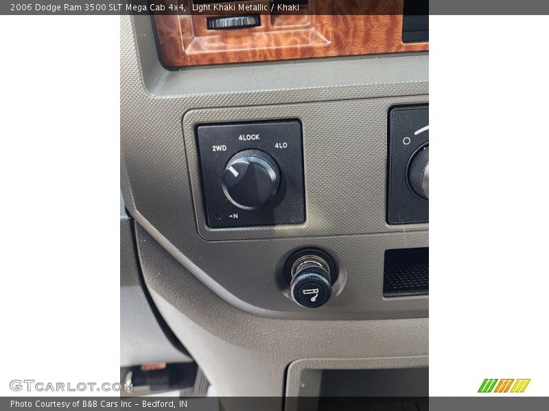 Light Khaki Metallic / Khaki 2006 Dodge Ram 3500 SLT Mega Cab 4x4