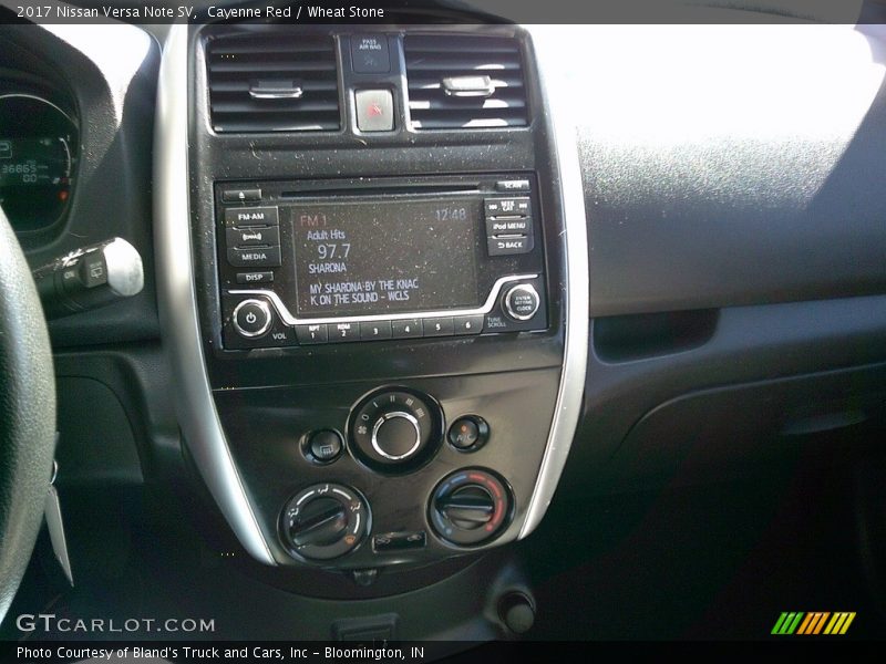 Cayenne Red / Wheat Stone 2017 Nissan Versa Note SV