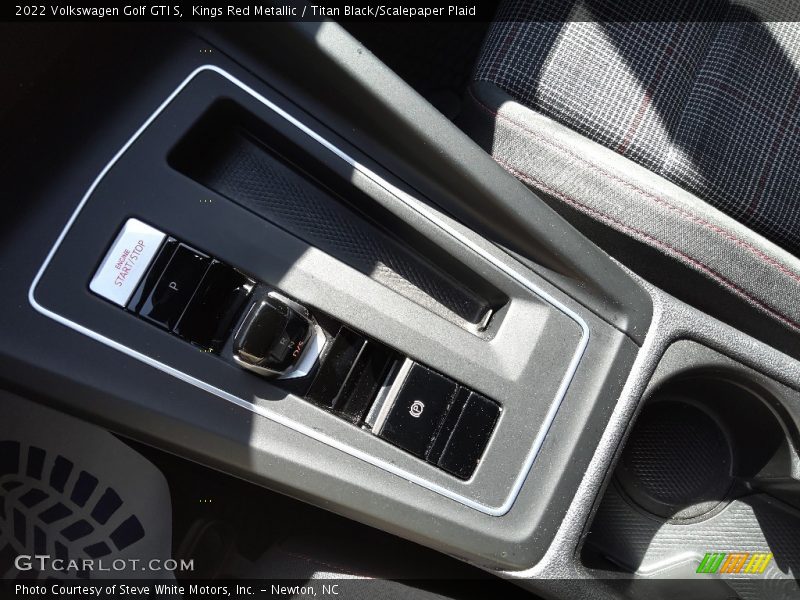 Kings Red Metallic / Titan Black/Scalepaper Plaid 2022 Volkswagen Golf GTI S