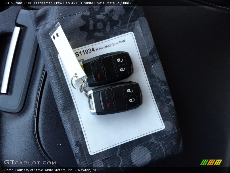 Granite Crystal Metallic / Black 2019 Ram 3500 Tradesman Crew Cab 4x4