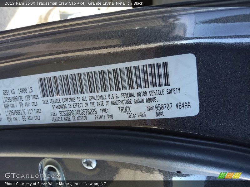 Granite Crystal Metallic / Black 2019 Ram 3500 Tradesman Crew Cab 4x4