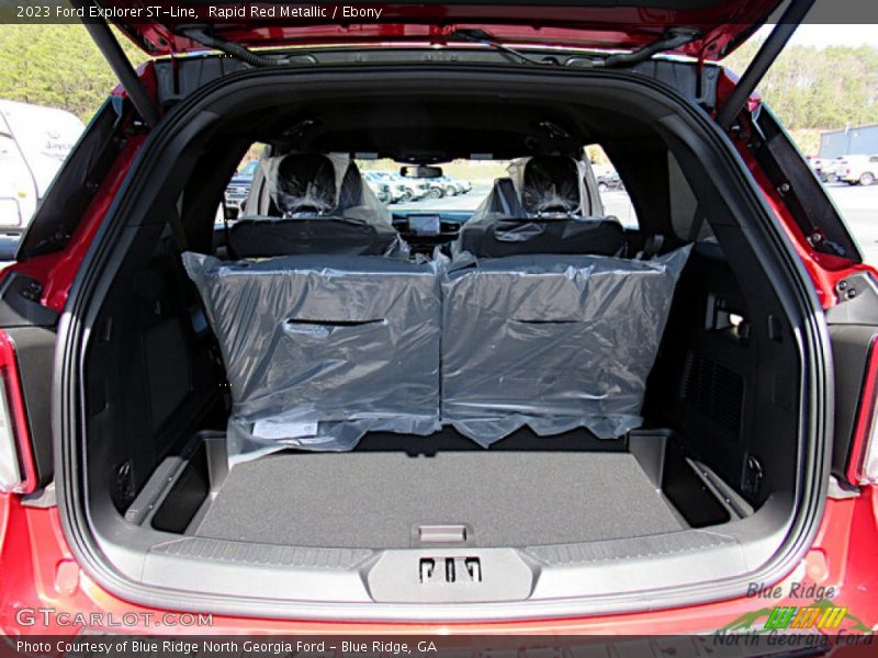  2023 Explorer ST-Line Trunk