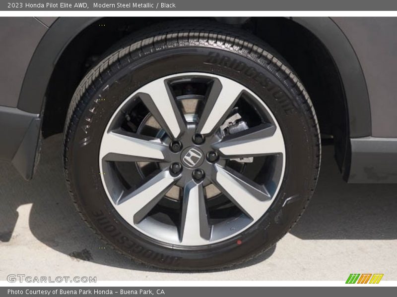  2023 Pilot Elite AWD Wheel