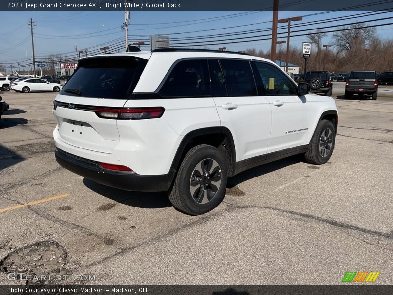 Bright White / Global Black 2023 Jeep Grand Cherokee 4XE