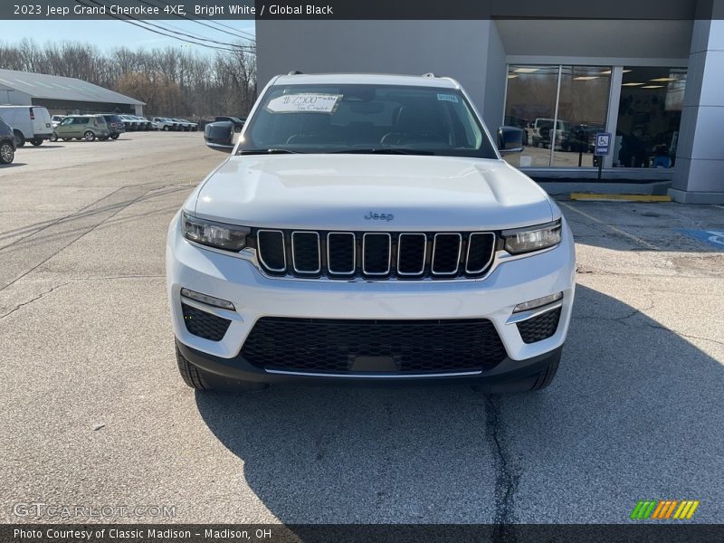 Bright White / Global Black 2023 Jeep Grand Cherokee 4XE