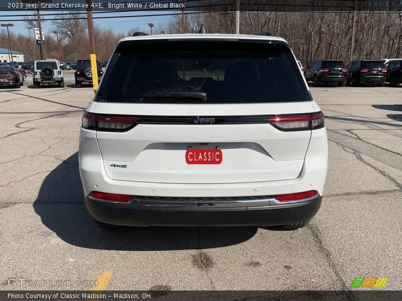 Bright White / Global Black 2023 Jeep Grand Cherokee 4XE