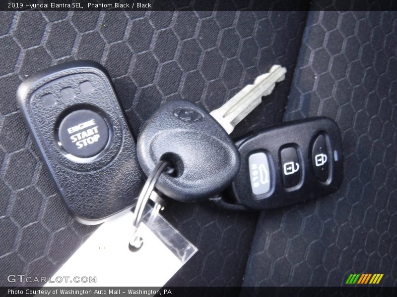 Phantom Black / Black 2019 Hyundai Elantra SEL