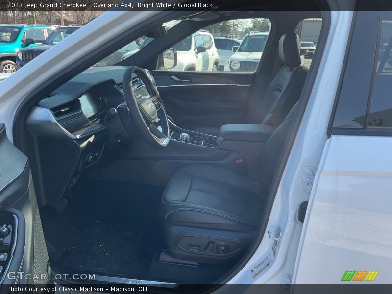 Bright White / Global Black 2023 Jeep Grand Cherokee L Overland 4x4