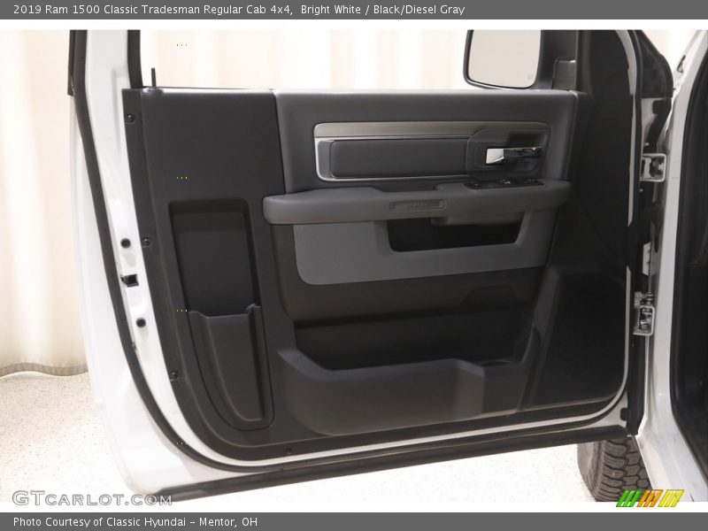 Bright White / Black/Diesel Gray 2019 Ram 1500 Classic Tradesman Regular Cab 4x4