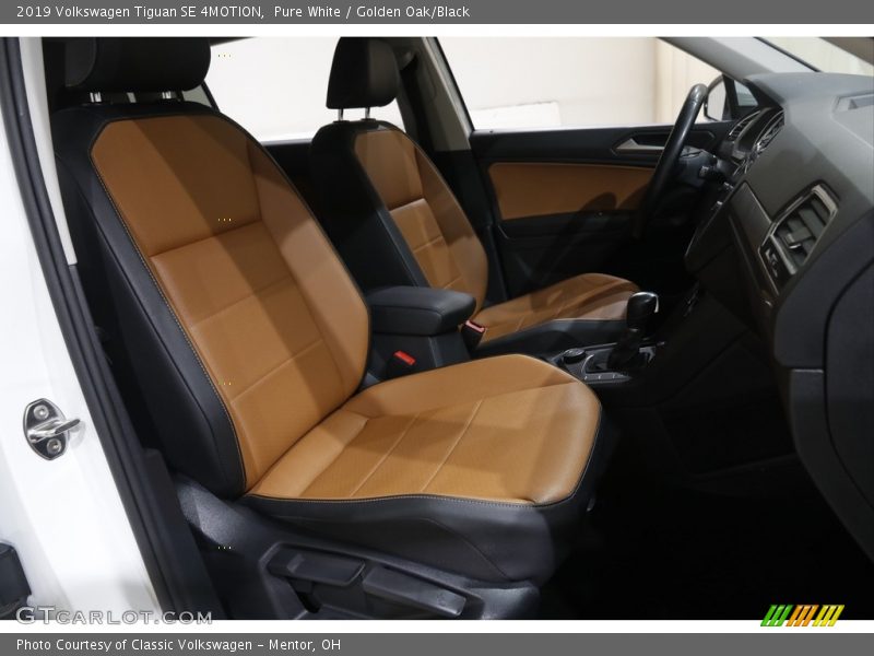 Pure White / Golden Oak/Black 2019 Volkswagen Tiguan SE 4MOTION