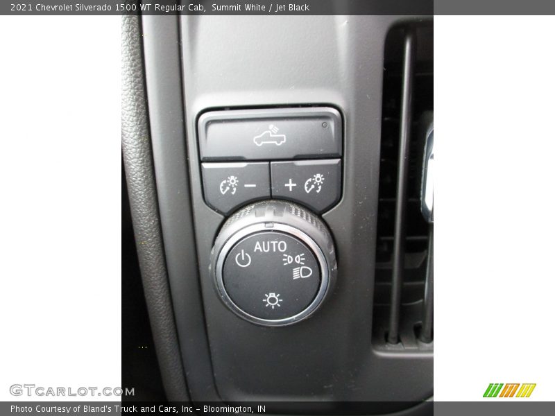 Summit White / Jet Black 2021 Chevrolet Silverado 1500 WT Regular Cab