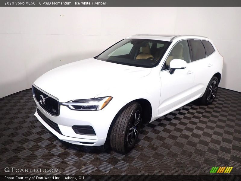 Ice White / Amber 2020 Volvo XC60 T6 AWD Momentum