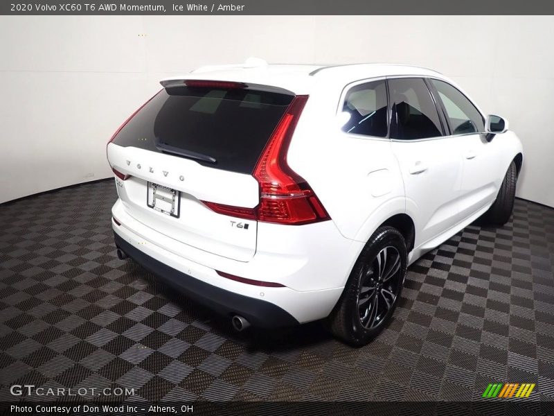 Ice White / Amber 2020 Volvo XC60 T6 AWD Momentum