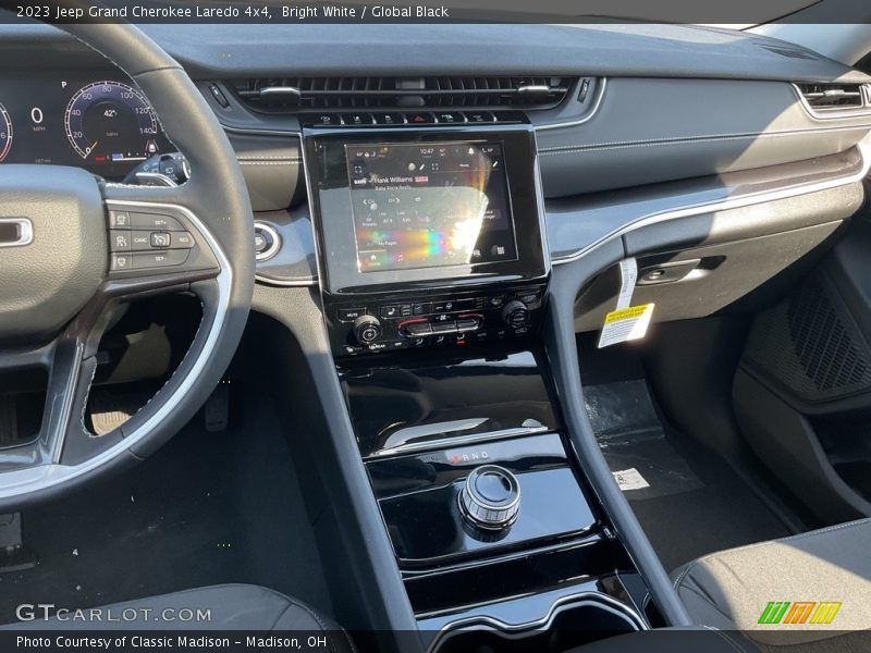Bright White / Global Black 2023 Jeep Grand Cherokee Laredo 4x4
