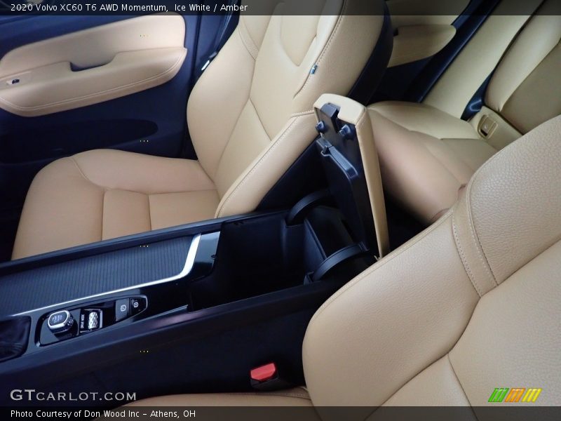 Ice White / Amber 2020 Volvo XC60 T6 AWD Momentum
