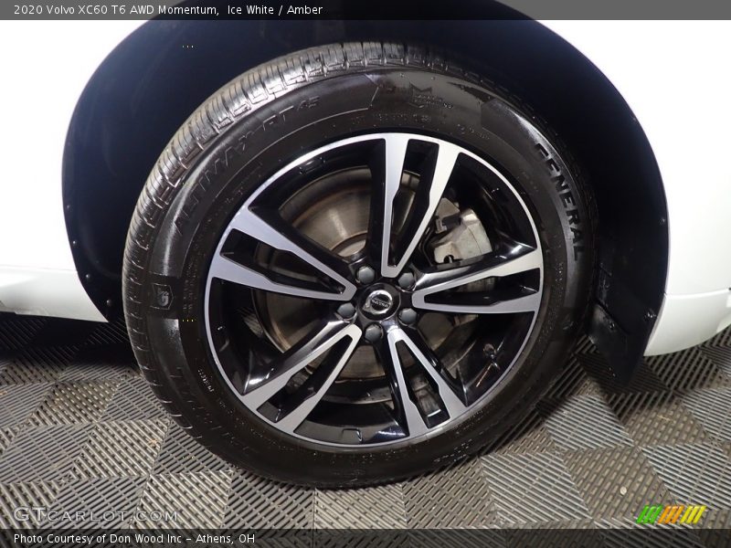 Ice White / Amber 2020 Volvo XC60 T6 AWD Momentum