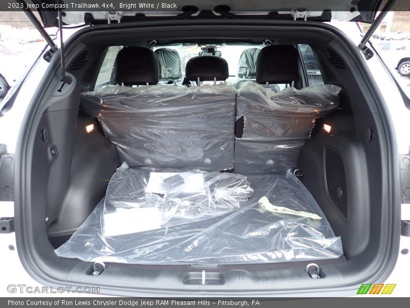 Bright White / Black 2023 Jeep Compass Trailhawk 4x4