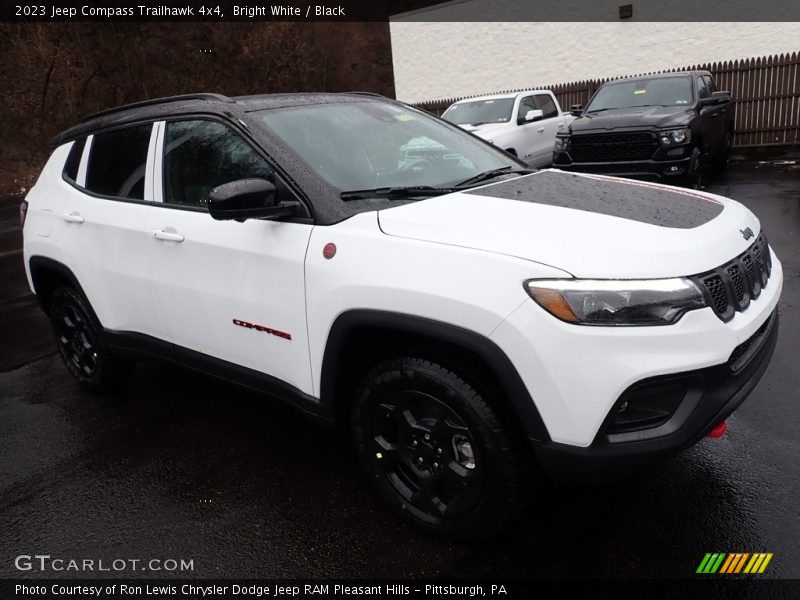 Bright White / Black 2023 Jeep Compass Trailhawk 4x4