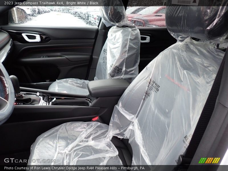 Bright White / Black 2023 Jeep Compass Trailhawk 4x4