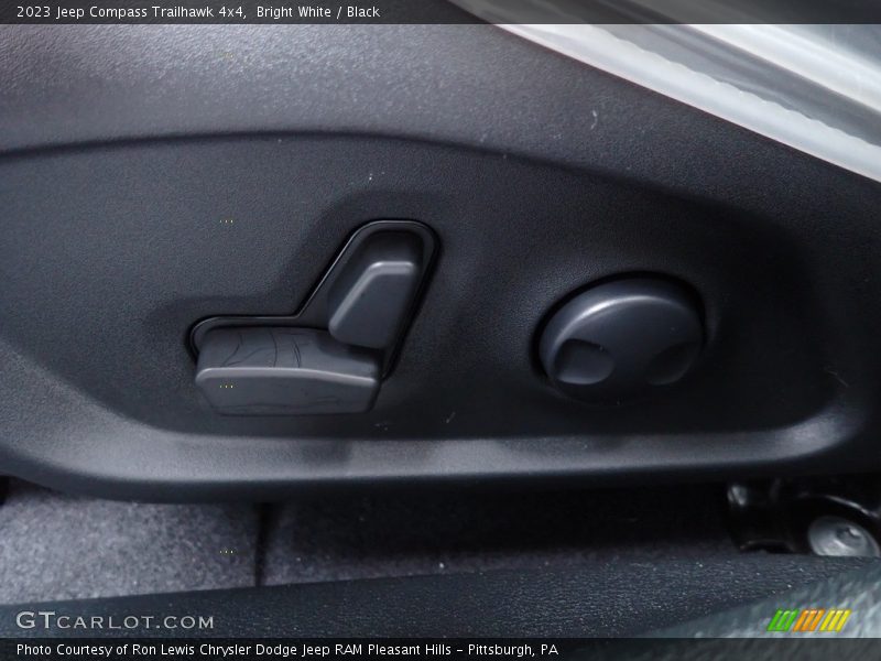 Bright White / Black 2023 Jeep Compass Trailhawk 4x4