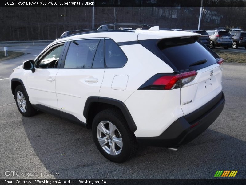 Super White / Black 2019 Toyota RAV4 XLE AWD
