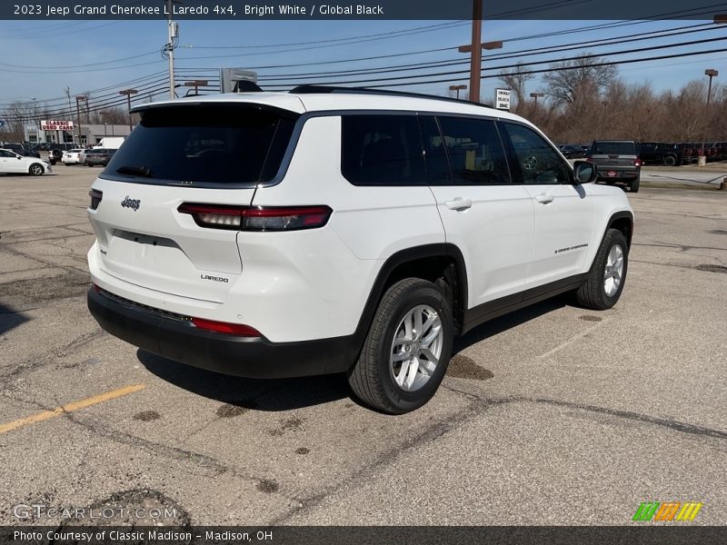 Bright White / Global Black 2023 Jeep Grand Cherokee L Laredo 4x4