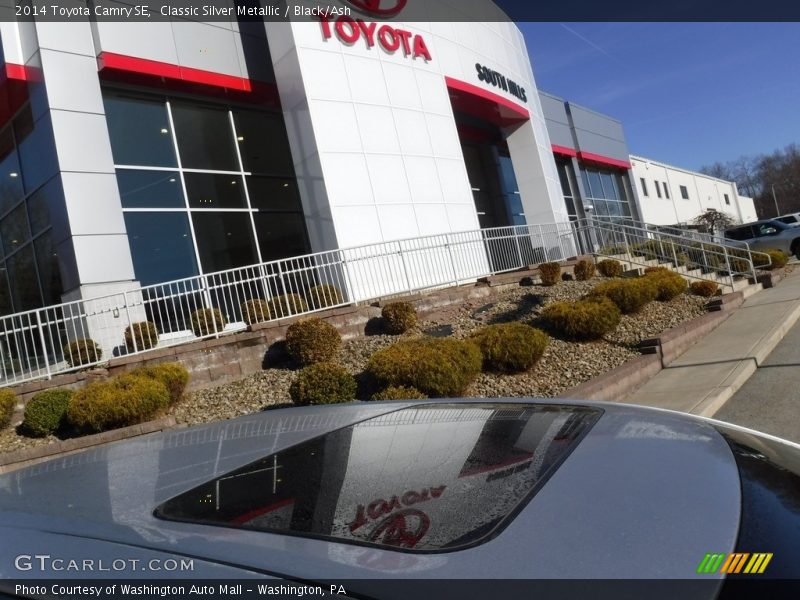 Classic Silver Metallic / Black/Ash 2014 Toyota Camry SE