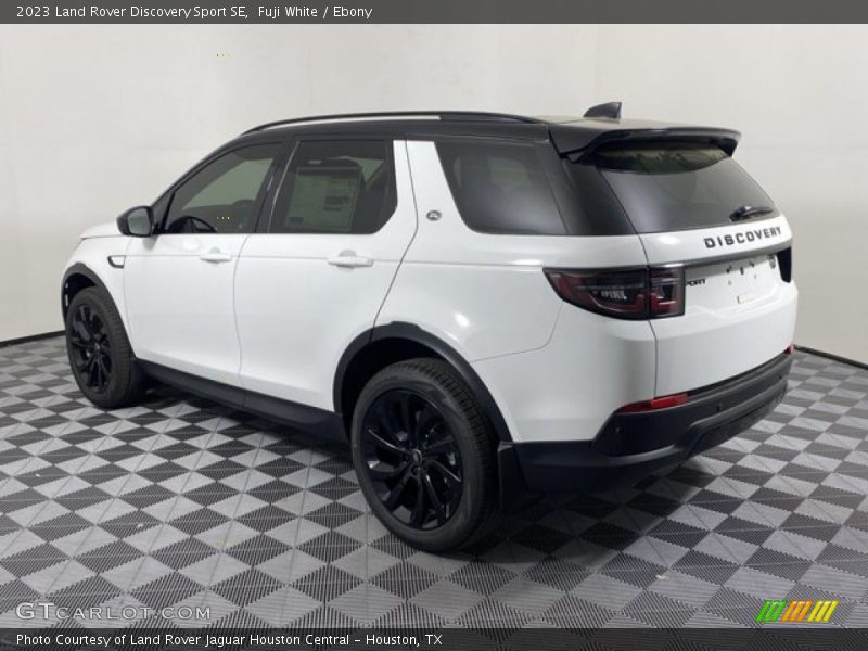Fuji White / Ebony 2023 Land Rover Discovery Sport SE