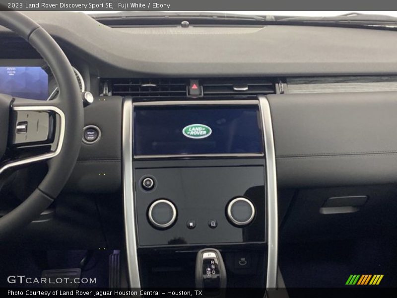 Fuji White / Ebony 2023 Land Rover Discovery Sport SE