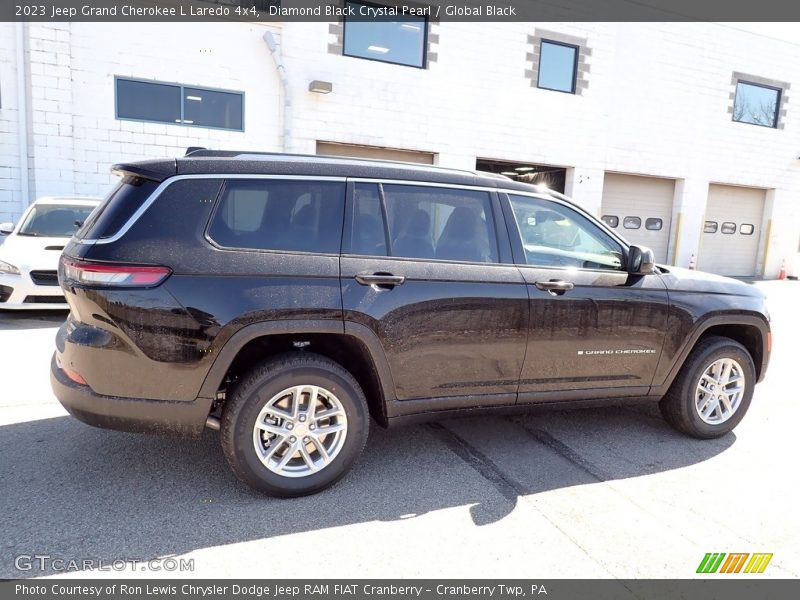 Diamond Black Crystal Pearl / Global Black 2023 Jeep Grand Cherokee L Laredo 4x4