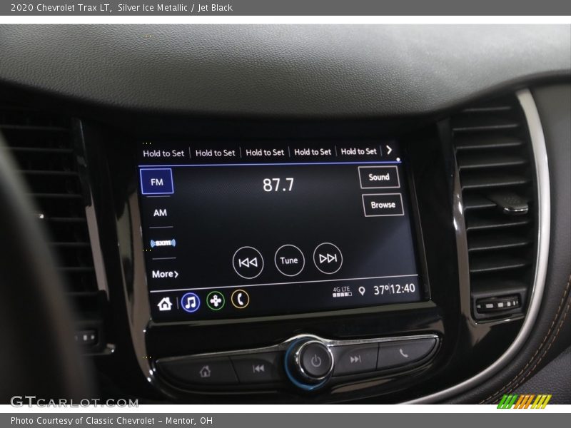 Silver Ice Metallic / Jet Black 2020 Chevrolet Trax LT