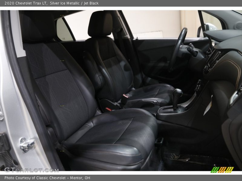 Silver Ice Metallic / Jet Black 2020 Chevrolet Trax LT