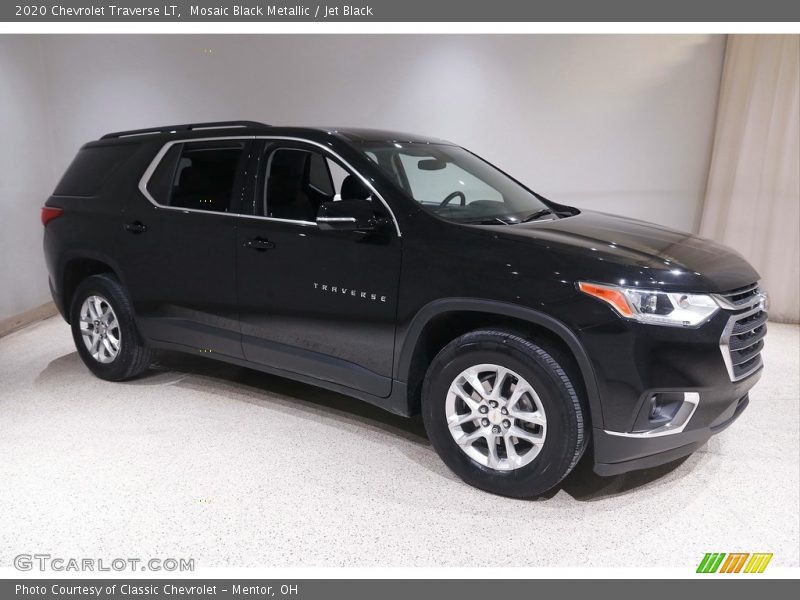 Mosaic Black Metallic / Jet Black 2020 Chevrolet Traverse LT