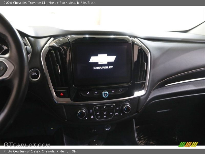 Mosaic Black Metallic / Jet Black 2020 Chevrolet Traverse LT