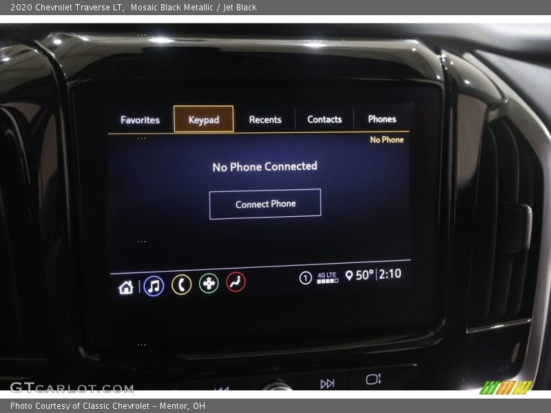 Mosaic Black Metallic / Jet Black 2020 Chevrolet Traverse LT