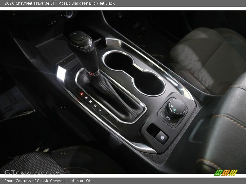 Mosaic Black Metallic / Jet Black 2020 Chevrolet Traverse LT