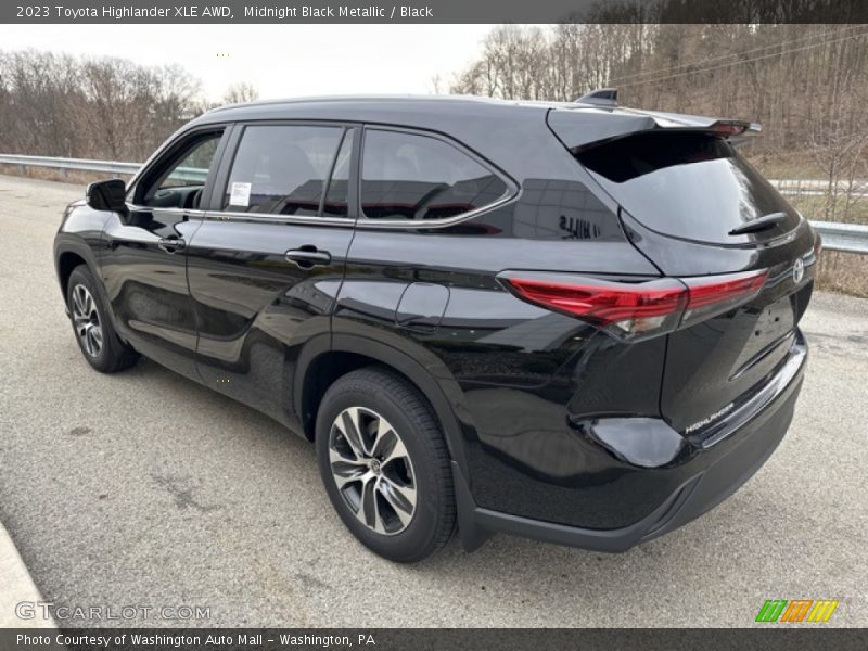 Midnight Black Metallic / Black 2023 Toyota Highlander XLE AWD