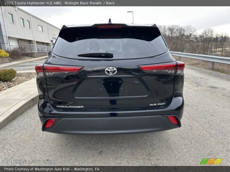 Midnight Black Metallic / Black 2023 Toyota Highlander XLE AWD