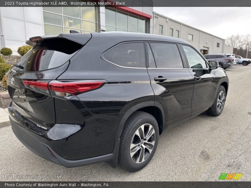 Midnight Black Metallic / Black 2023 Toyota Highlander XLE AWD