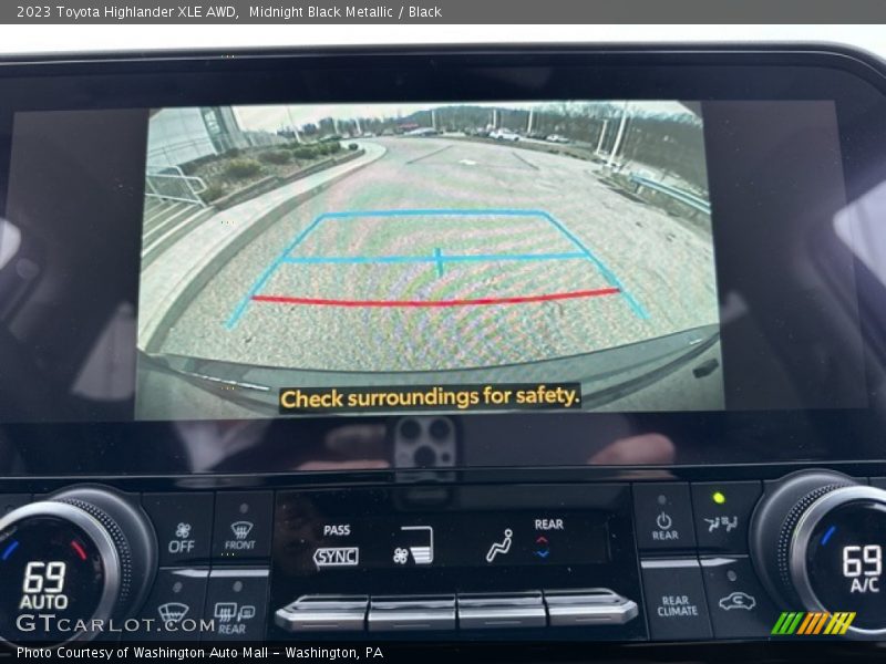 Controls of 2023 Highlander XLE AWD